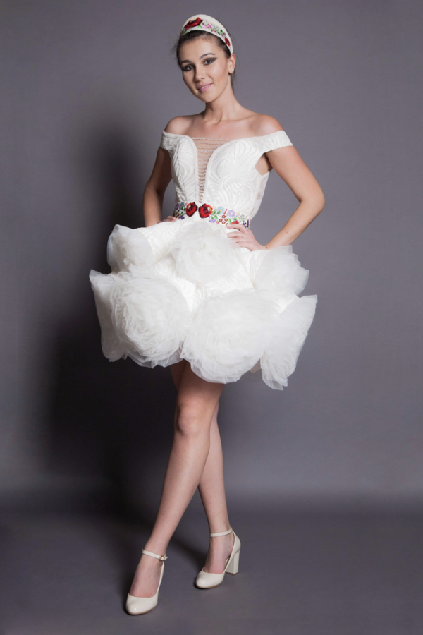 Magyaros menyecske ruhák Wedding dress