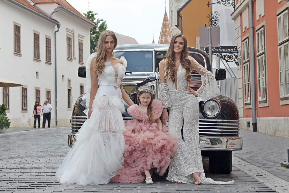 Hire dresses from Viki Mindak IMG_7179 Hire dresses from Viki Mindak IMG_7179