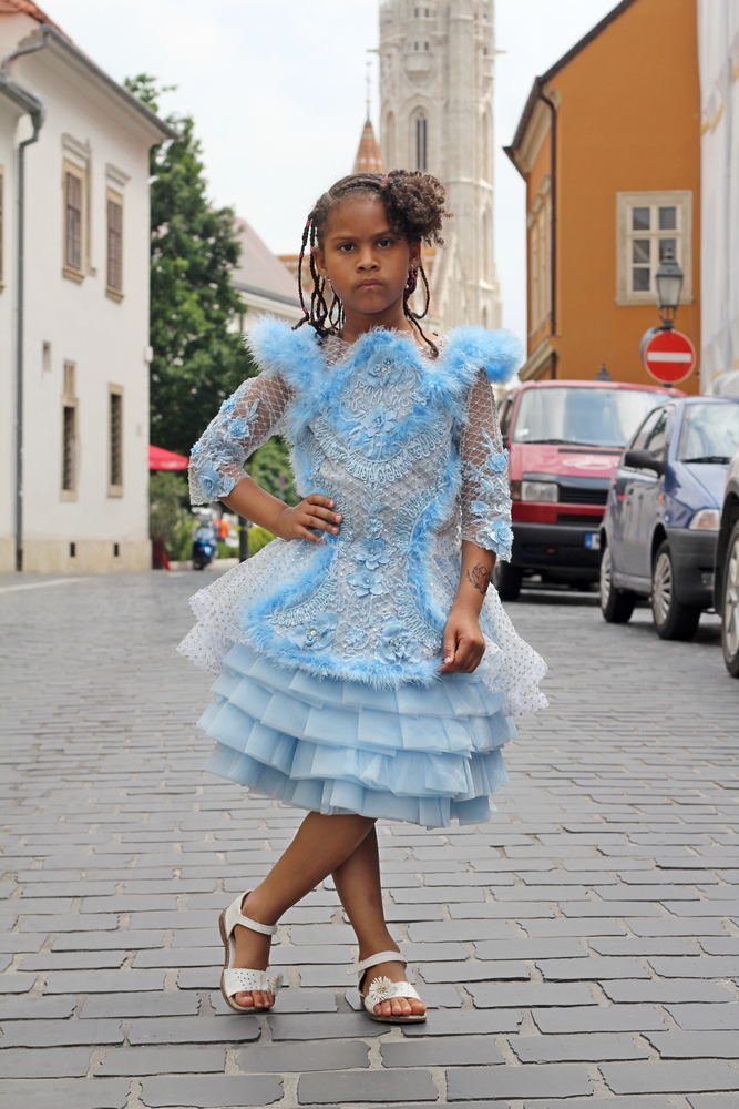 Hire dresses from Viki Mindak IMG_7379