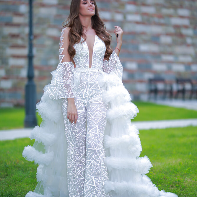 Viki Mindak ruhák bérlése JUN12114-R Viki Mindak ruhák bérlése JUN12114-R