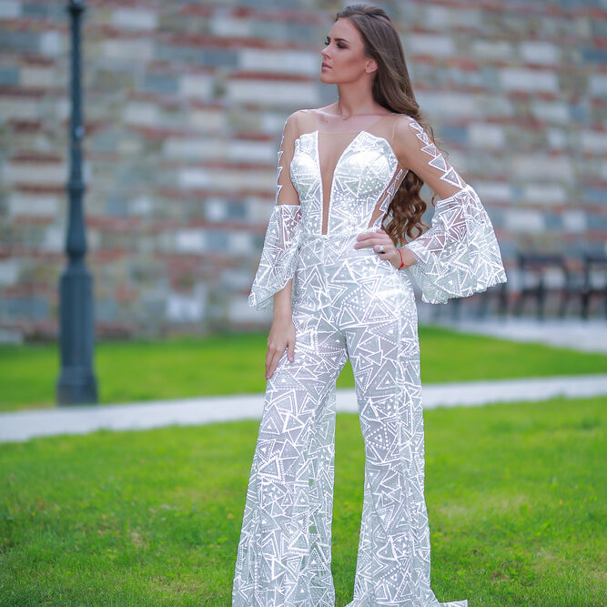 Viki Mindak ruhák bérlése JUN12126-R Viki Mindak ruhák bérlése JUN12126-R