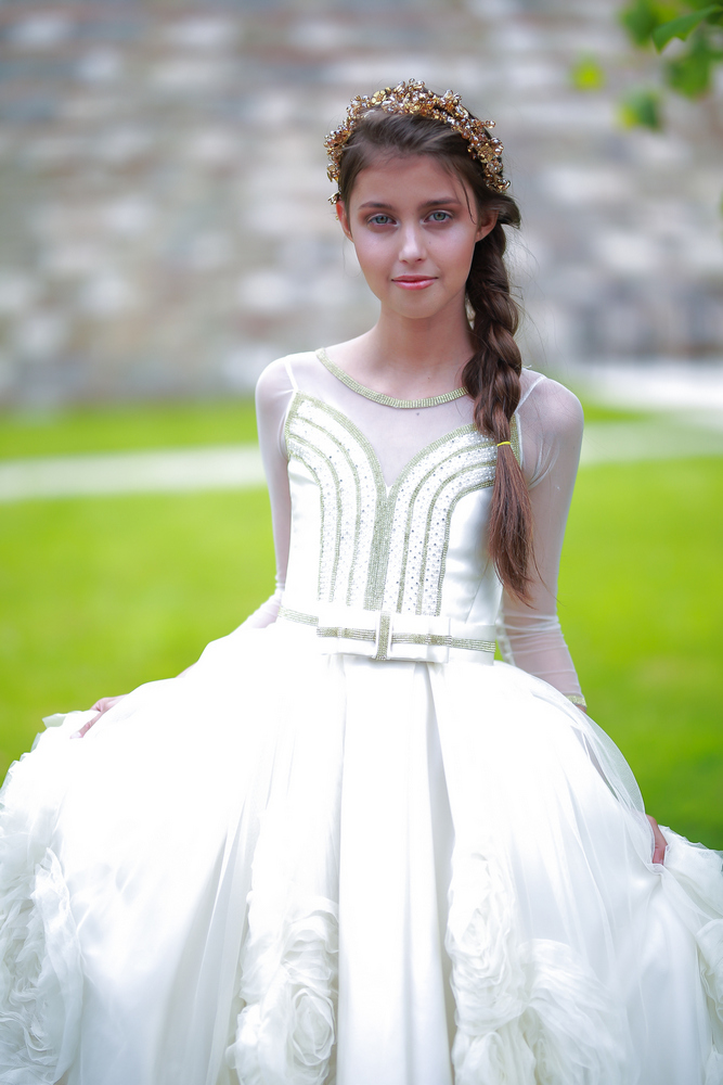 Viki Mindak ruhák bérlése JUN12813-R Viki Mindak ruhák bérlése JUN12813-R