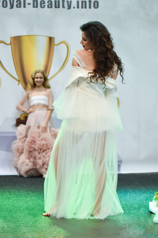 Royal-Beauty-19-565-viki-mindak